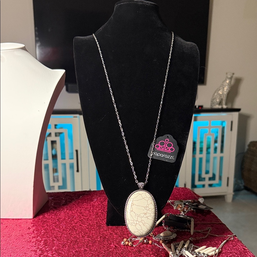 Paparazzi Silver Chain Cream Crackle Oval Pendant Necklace
